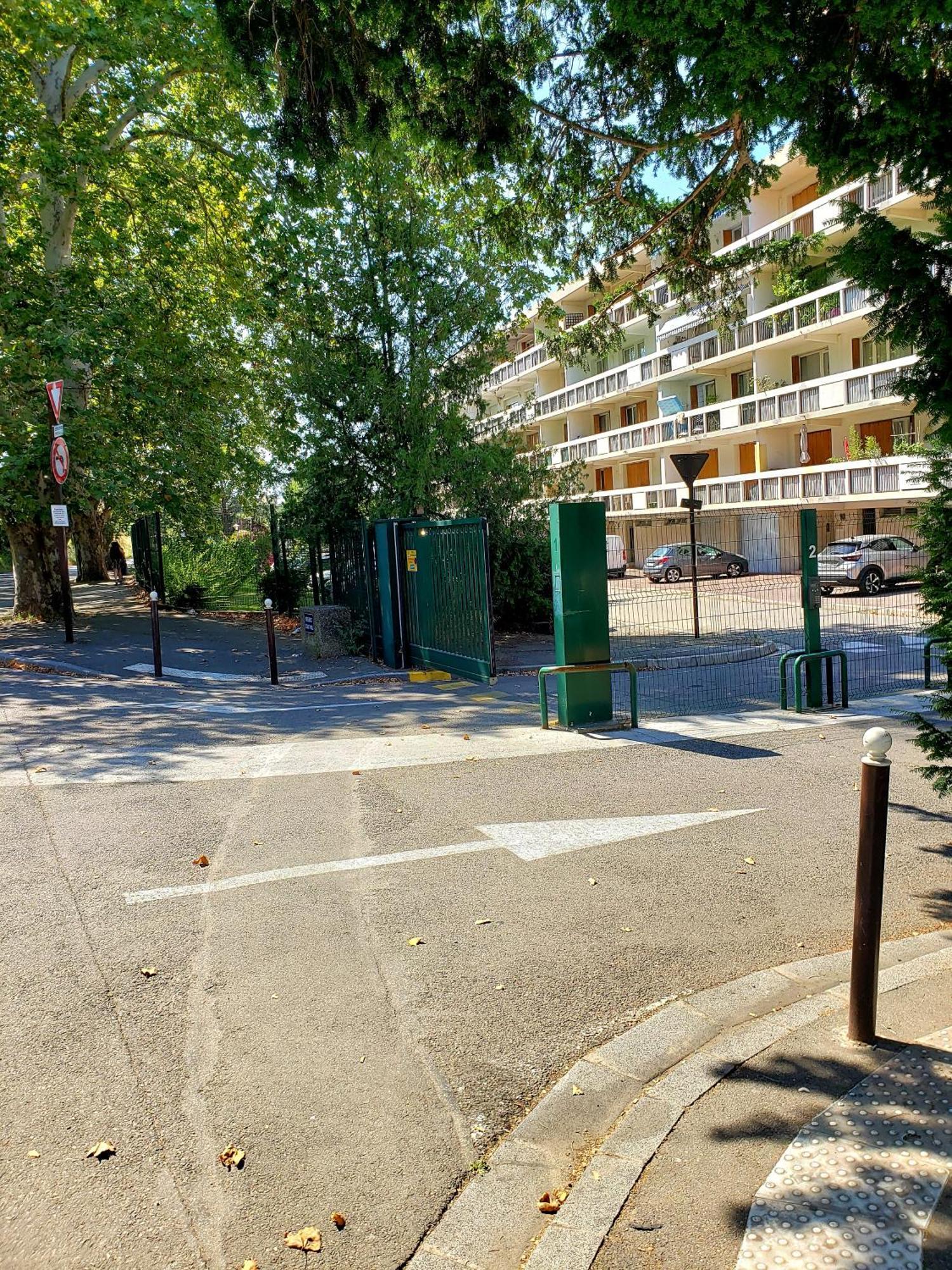 Suite From 1 To 6 - Bathtubs In Rooms - Air Conditioned Residential Appartement - Self-Arrival - Wifi - Netflix Disney - Kitchen - Laundry - Parking Αβινιόν Εξωτερικό φωτογραφία